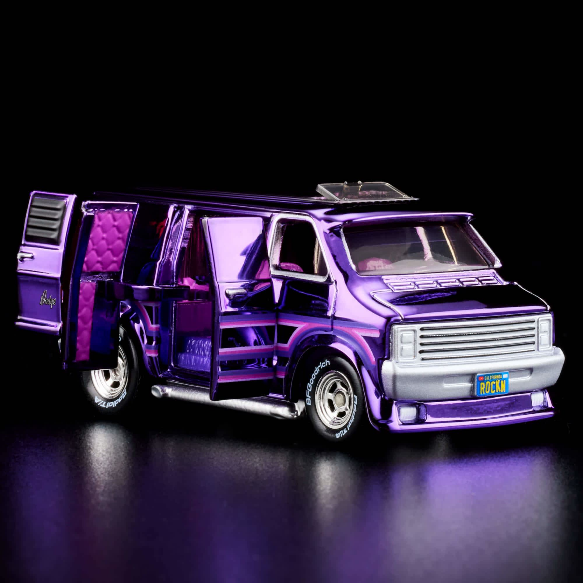 RLC Exclusive ‘70s Dodge Tradesman Van