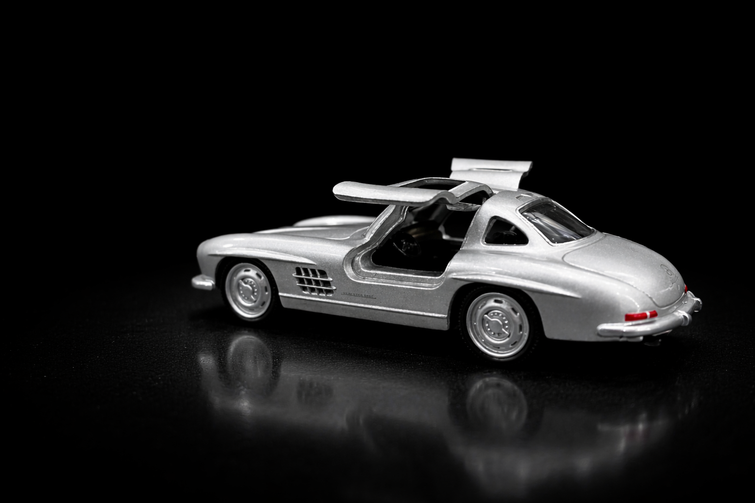 Norev – Mercedes – Benz 300 SL – Gümüş Grisi – 1/64